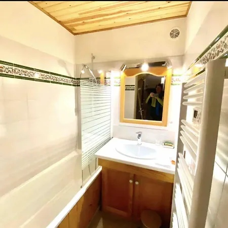 Chalet Pistes 5 Mn A Pied, Quartier Calme Pres De Piece Repas Et Salon 40 M2
