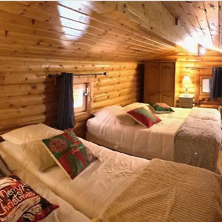 Pistes 5 Mn A Pied, Quartier Calme Pres De Piece Repas Et Salon 40 M2 Chalet Bolquere