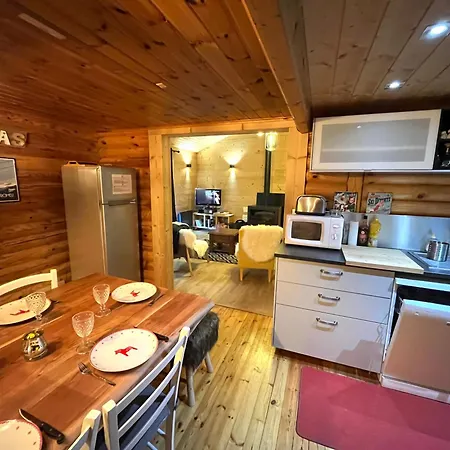 Pistes 5 Mn A Pied, Quartier Calme Pres De Piece Repas Et Salon 40 M2 Chalet *